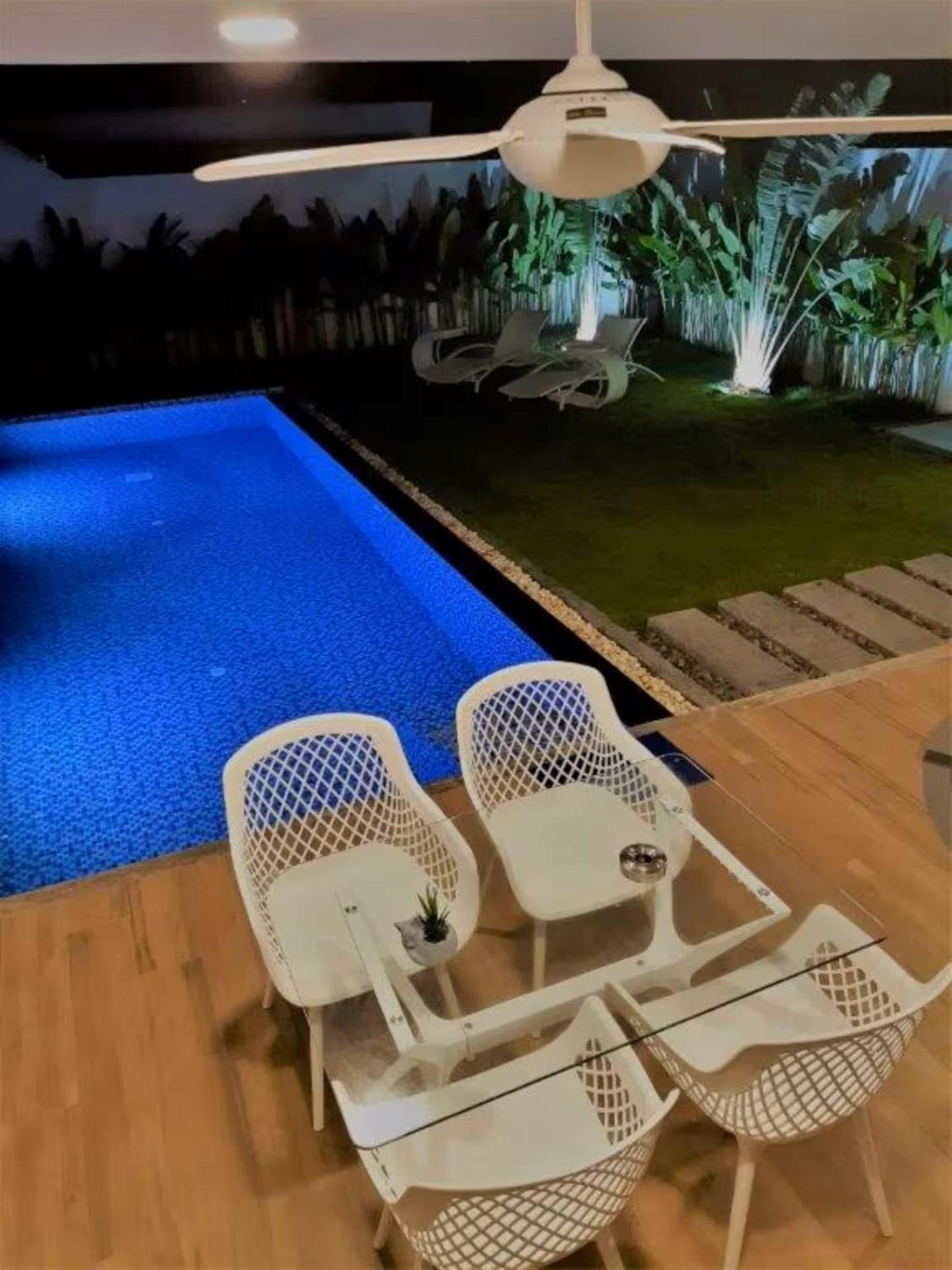 01 - Beach Villa Retreat Phuket Buitenkant foto
